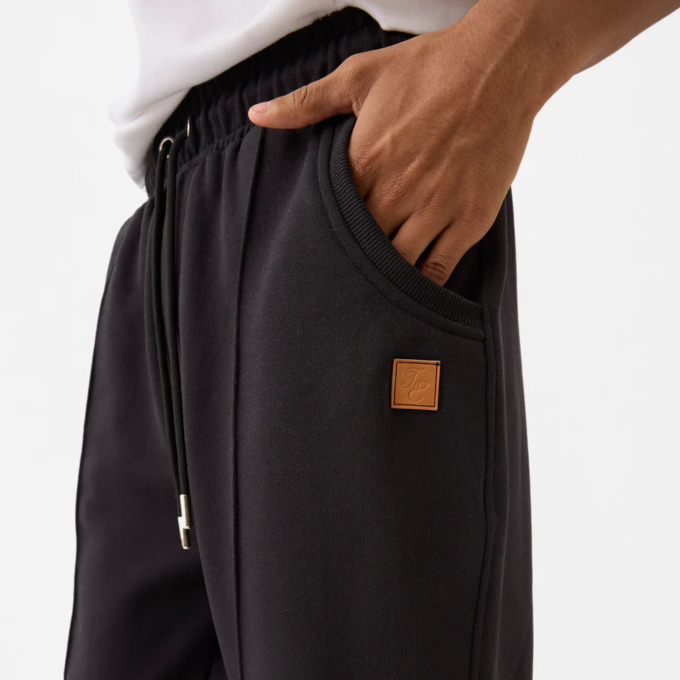 Straight Front-seam Sweatpants in Jet Black