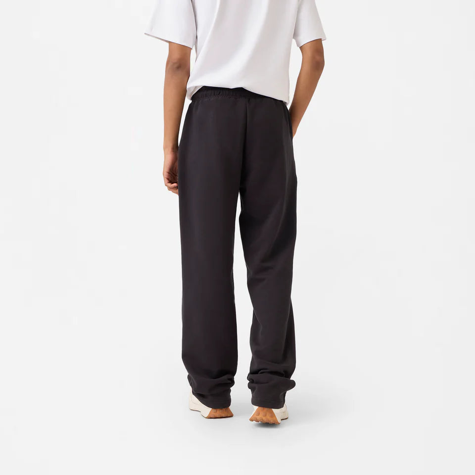 Straight Front-seam Sweatpants in Jet Black